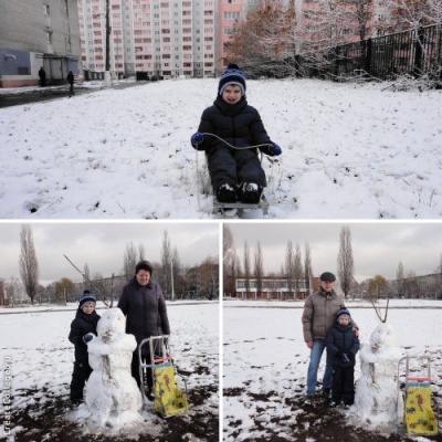Инна и Даниил (5,5 лет), участники конкурса №21: 
"Белый снег, пушистый в воздухе кружится
И на землю тихо падает, ложится!

Снег идёт и ложится серебристым пухом. Вокруг всё белым-бело: белые деревья, белые дома, белые дорожки, белый воздух. Встало солнце и улыбнулось ярко и приветливо. На землю легли голубые тени – и ожил снег: засверкал, заискрился. Воздух чист и прозрачен, он недвижим, но живой – весь струится хрустальным светом. И высокое голубое небо оживилось от такого земного сияния!
Веселы наши предновогодние зимние забавы! Мой сынок Даня очень любит белую, пушистую и снежную зиму, любит кататься на санках, снегокате и на ледянке с горки, играть в снежки!

Мои санки едут сами,
Без мотора, без коня,
То и дело мои санки
Убегают от меня!
Не успею сесть верхом,
Санки - с места и бегом!

Дане с дедушкой и бабушкой, никакой, даже самый страшный мороз не страшен! Даня очень любит строить снежные горки и лепить снеговика! Щечки у Данечки, как наливные яблочки горят!

И вот, однажды,
Мы не ели, и не пили,
И с Даней - бабу снежную слепили, ура!!!"
