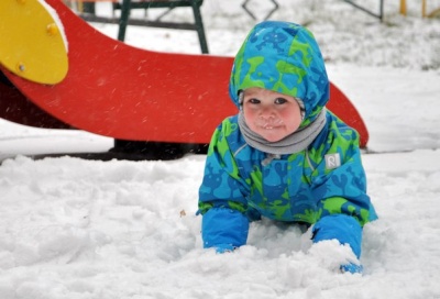 Анна и Мишута, 2,5 года, участники №5: "Первый ноябрьский снег этого года!"