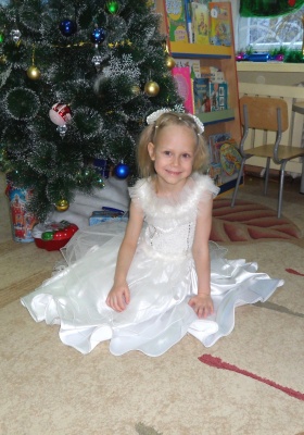 №20.
На утреннике в детском саду.
На фото Вероника (4,5 года).
Светлана Иванова sveta97@list.ru


